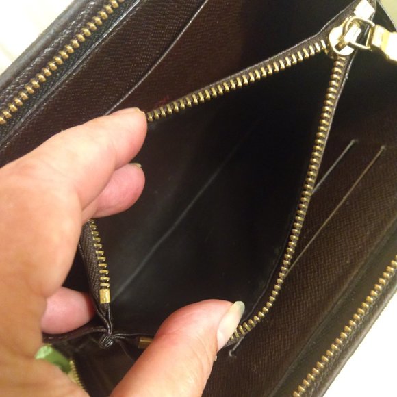 Louis Vuitton Damier Ebene Zippy Wallet - Picture 13 of 16